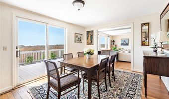 124 Houston Ave, Narragansett, RI 02882