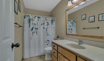 984 Waters Edge Cir, Avon, MN 56310