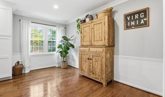 661 N ARMISTEAD St, Alexandria, VA 22312