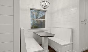 5587 Deer Hollow Rd, Auburn, IN 46706