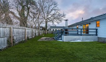 46 Bowline St, Beachwood, NJ 08722