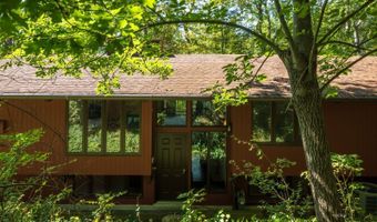 15 Angela St, Athens, OH 45701