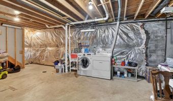 1202 VIKING Dr N, Arnold, MD 21012