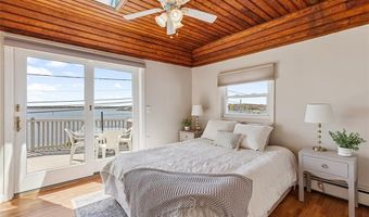 15 Shore Dr, Barrington, RI 02806
