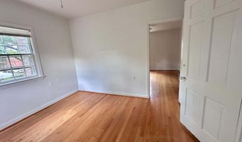 1208 S CLEVELAND St Top Floor, Arlington, VA 22204