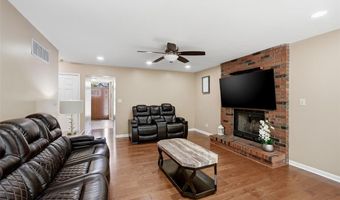 305 Oak Top Ct, Ballwin, MO 63021