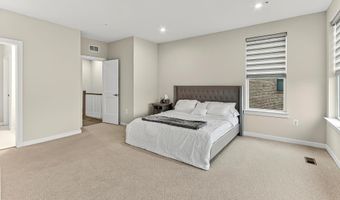 20328 NEWFOUNDLAND Sq, Ashburn, VA 20147