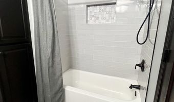 513 N Crestview Cir, Brandon, SD 57005