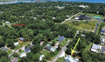 242 15th St, Apalachicola, FL 32320