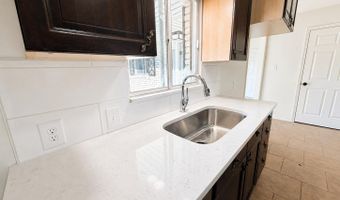 2421 Regency Dr, Biloxi, MS 39532