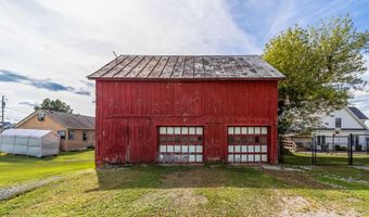 29 Sandusky St, Fredericktown, OH 43019