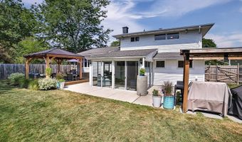 715 Edgewater Dr, Amherst, NY 14228