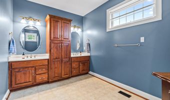 5715 DOUBS Rd, Adamstown, MD 21710