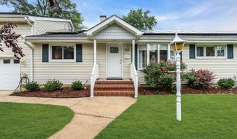 55 Drift Rd, Belford, NJ 07718