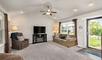 1605 2nd St NW, Altoona, IA 50009