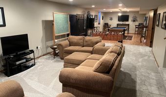 1109 Clover Ct, Aberdeen, SD 57401