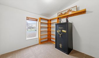 317 7th St, Benton City, WA 99320