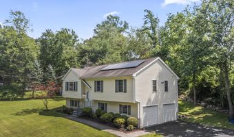 24 Ken Oaks Dr, Danbury, CT 06810