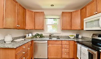 8422 RADFORD Ave, Alexandria, VA 22309