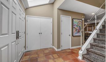 68 Argyle Rd, Albertson, NY 11507
