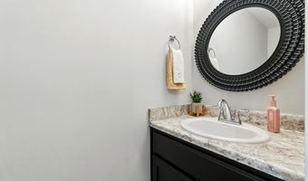 1308 Hideaway Dr, Auburn, IN 46706
