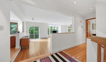 10 Eaton Rd, Amherst, NH 03031