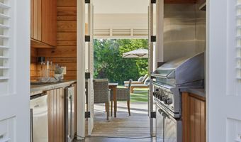 698 BEACH Ave, Atlantic Beach, FL 32233