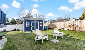 70 Pettee Ave, North Kingstown, RI 02852