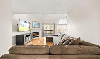 30 Harbor Hill Dr 30, Bourne, MA 02532