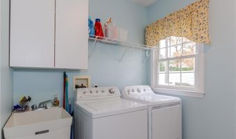 11 Raven Cir, Cranston, RI 02921