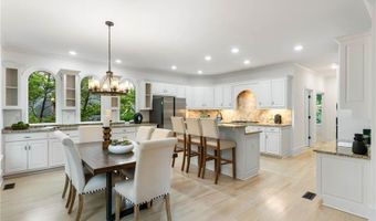 790 Thornberry Dr, Alpharetta, GA 30022