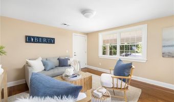 40 Prospect Ave C3, Narragansett, RI 02882