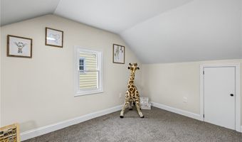 89 Center St, Evans, NY 14006