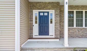 8 Lyn Ct, Cumberland, RI 02864