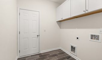 1813 QUAKER St, Hampton, GA 30228