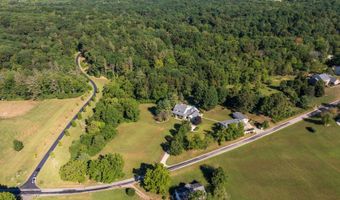 8193 Lavelle Rd, Athens, OH 45701