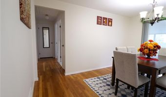 18 Meadowcrest Dr, Cumberland, RI 02864