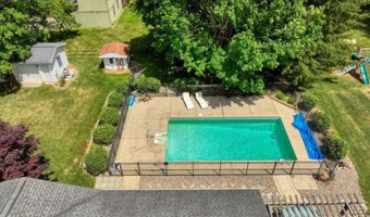 2943 Lee Marie Dr, Adrian, MI 49221