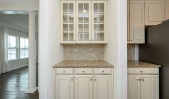 41 Gina Dr, Allentown, NJ 08501