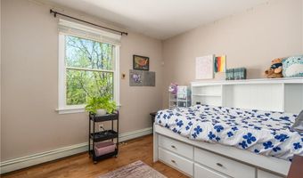 33 Wilbur Rd, Lincoln, RI 02865