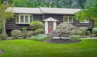 6 Potter Ln, Airmont, NY 10901