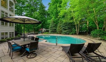5007 Rockhaven Dr, Clarence, NY 14031