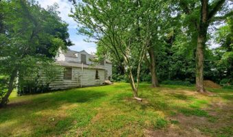 92 Compton St, Belford, NJ 07718