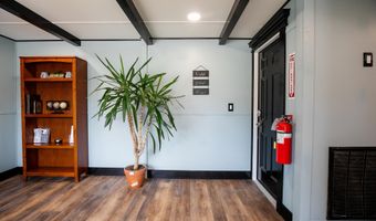 875 Hammond St, Bangor, ME 04401