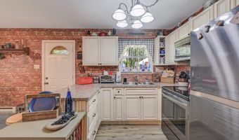 106 Burnshaw Ln, Albrightsville, PA 18210