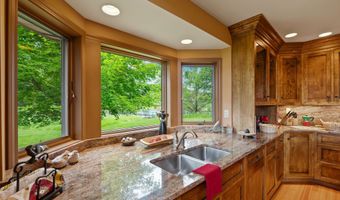 1160 Swan Horseshoe Dr, Bigfork, MT 59911
