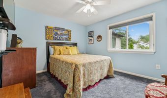 15 Kennedy Ct, Middletown, NJ 07748