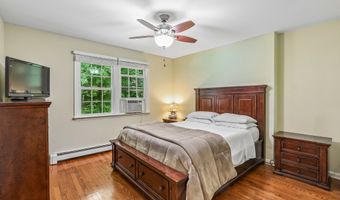 3 Linda Dr, Danbury, CT 06811