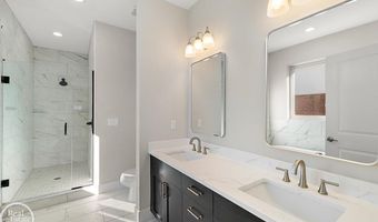 880 Hemlock Dr, Addison, MI 48370