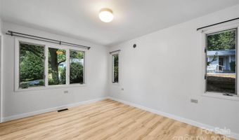 71 Hollybrook Dr, Asheville, NC 28803
